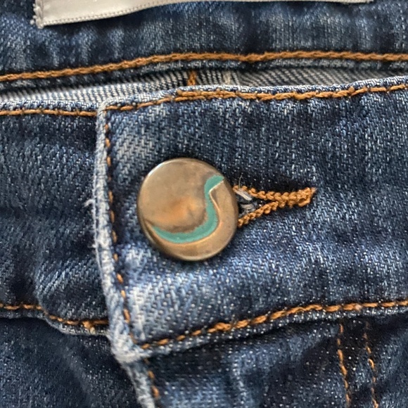 Joe's Jeans Mid-Wash Cropped Denim - Picture 5 of 6